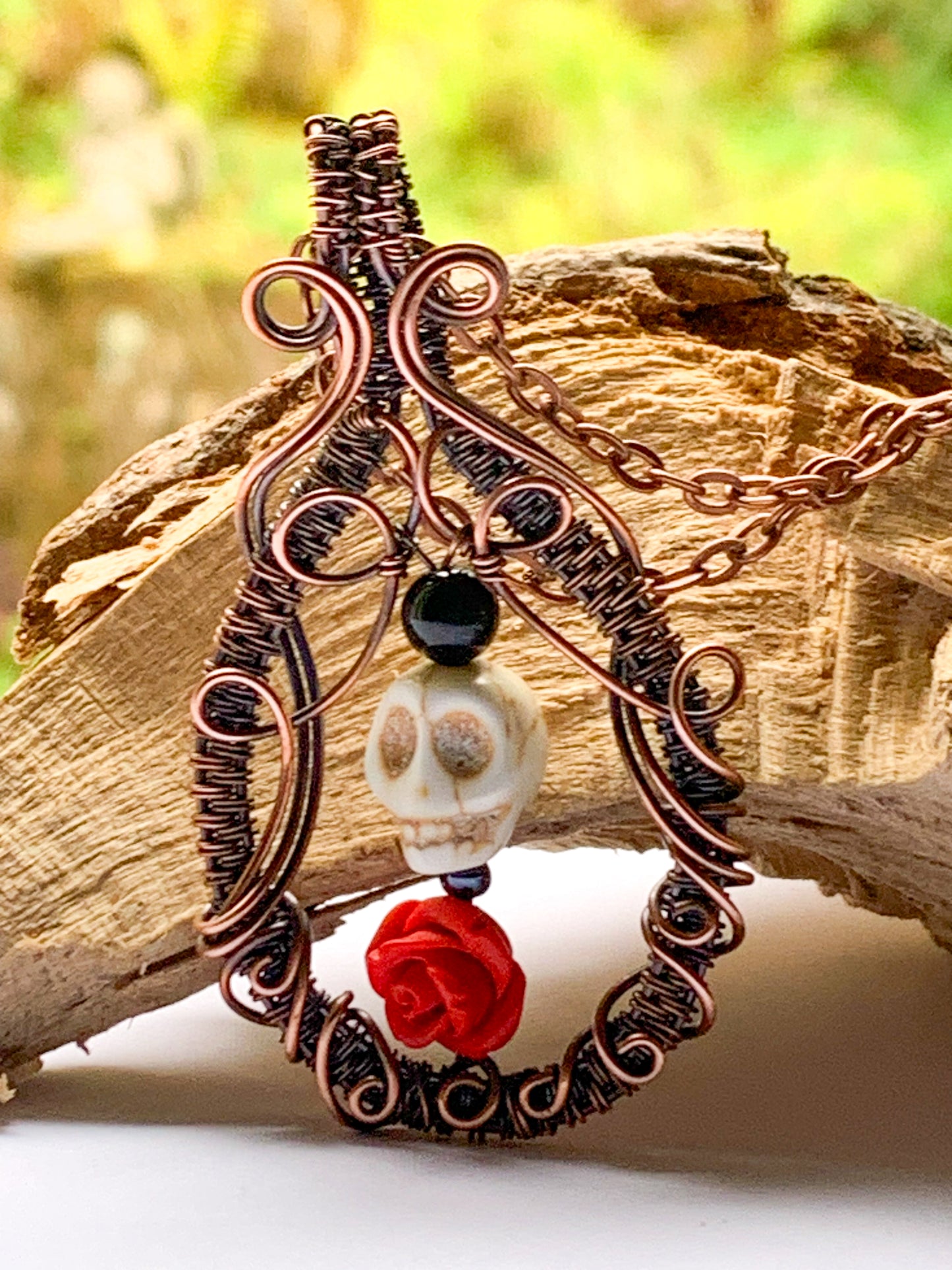 Howlite Skull and Rose necklace